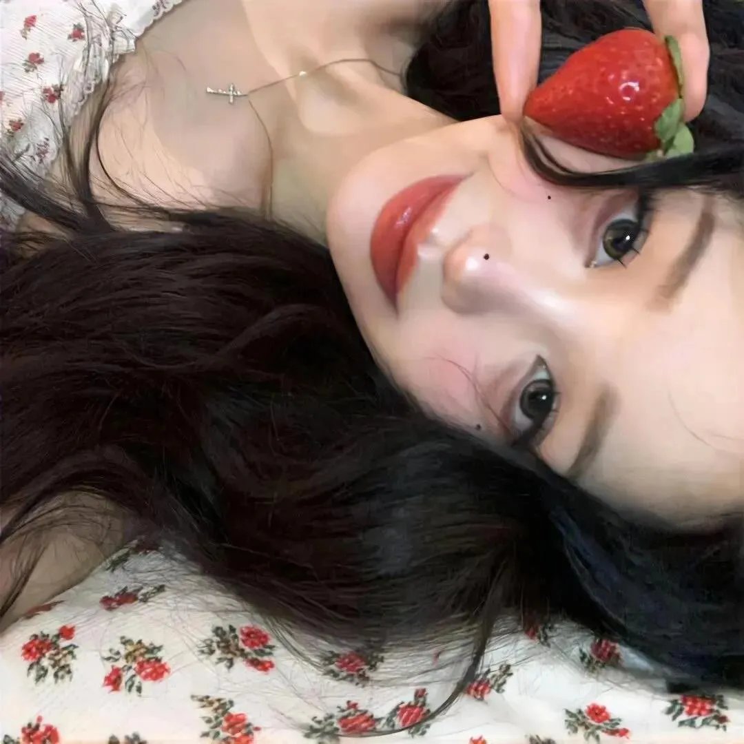 玛丽莲有深黑之眸